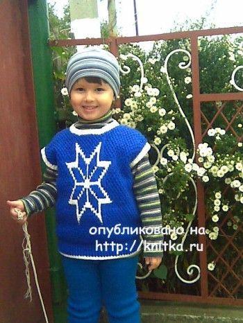 Вяжем жилетку для мальчика спицами, большой выбор схем и описания