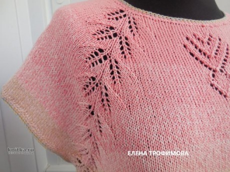 Платье спицами из секционно окрашенной пряжи. Работа Елены Трофимовой