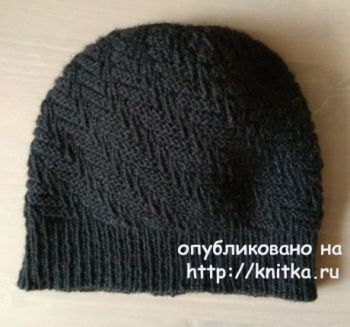 вяжем мужские шапки спицами. большой подбор схем!