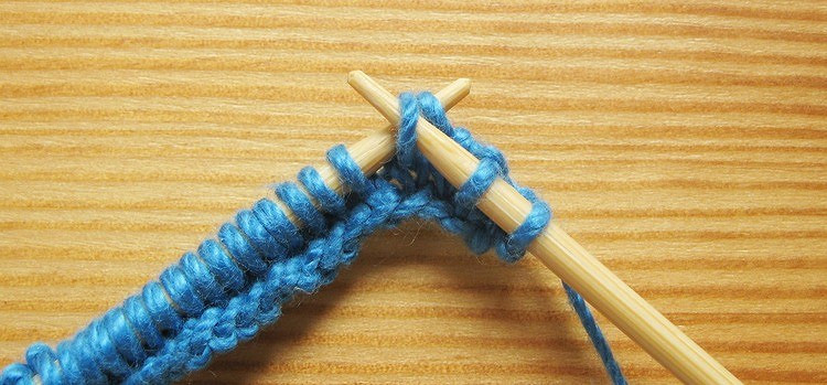 Как создать рельефный край с ажурными фестонами при вязании спицами: мастер-класс